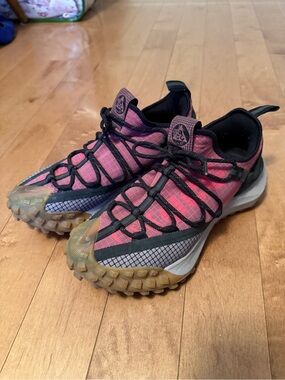NIKE ACG